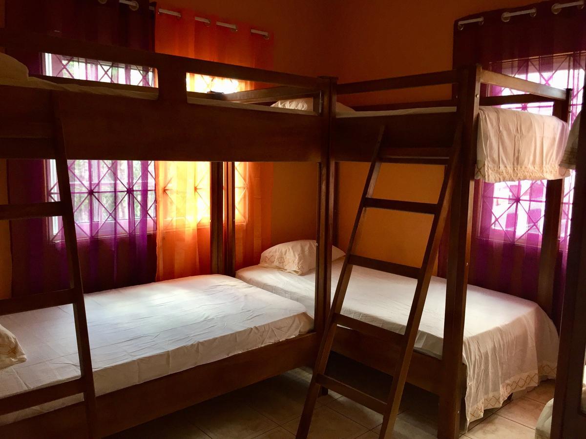 Yaad Hostelモンテゴ・ベイ エクステリア 写真