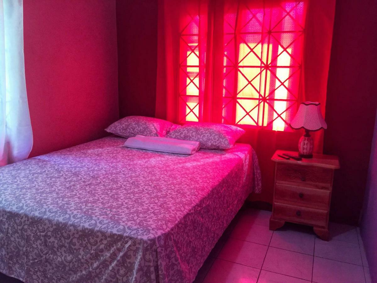 Yaad Hostelモンテゴ・ベイ 部屋 写真